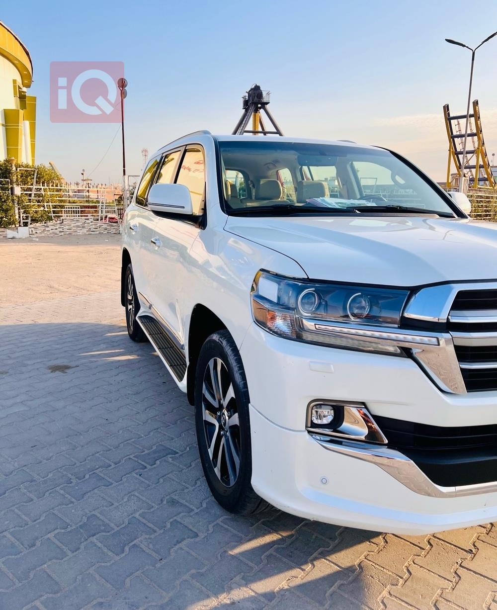 تويوتا لاندكروزر